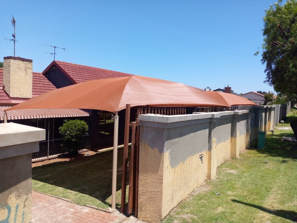 Cantilever Shadeport