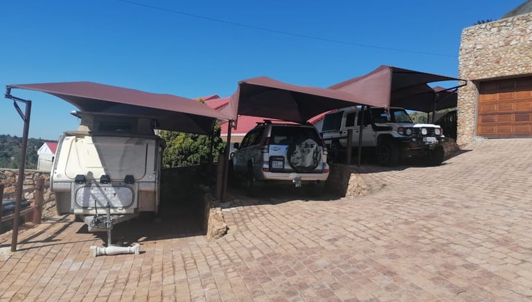 Luxury Car under Shadeport - NettPro-Shadeports